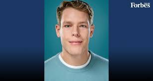 Jonathan Stull's Instagram, Twitter & Facebook