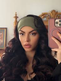 Through my soul, Through the mirror, Through it all.. 🌒✨ چاو، ده‌ریچەیکە  بۆ ڕوح… ئاوێنه‌ تەنیا دیوارێكی بێ‌دەنگه‌