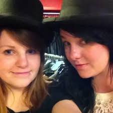 🌟 Linzi Henderson 🌟 (@agingerbreadcat)