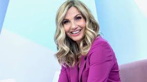 Alessandra celentano vs lorella cuccarini. Amici 20 Maria De Filippi Sceglie Lorella Cuccarini Sara La Nuova Prof Di Danza