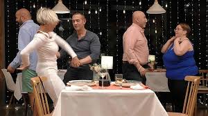 Manuel, soltero de 'First Dates', lanza una atrevida propuesta a su cita:  "Así el cuerpo está contento"