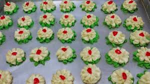 Semperitsusu semperit susu 3 bahan ni texture nya lebih kepada 'cair di dalam mulut' kerana menggunakan 1 jenis tepung semperit susu, resipi yang mudah, guna 5 bahan sahaja, tanpa telur. Resepi Semperit Susu Paling Mudah Dunia Farisya