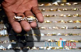 Harga emas di toko gajah. Paling Inspiratif Harga Cincin Tunangan Di Toko Emas Gajah Benan Efashion