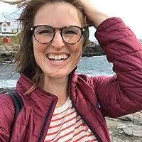 Selling Luxury: Connect with Affluent Customers, Create Unique Experiences  Through Impeccable Service, and Close the Sale by Robin Lent