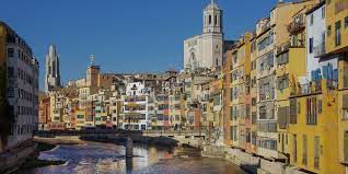 Girona is the capital of the province of the same name and also capital of the comarca of the gironès and the vegueria of girona. Girona Das Herz Der Costa Brava Stadtrundgang Outdooractive Com