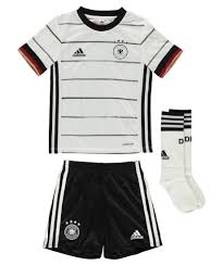 Am 06.november wurde es offiziell von adidas vorgestellt, seit dem 13.november 2017 lag es in den läden. Adidas Performance Kinder Fussballtrikot Set Dfb Deutschland Home Replica Kurzarm Kaufen Engelhorn