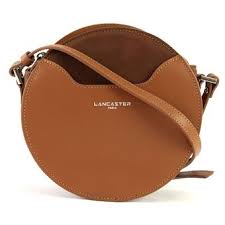 Sac lancaster en cuir lisse tout en douceur portée main ou épaule (bandoulière), avec un grand compartiment et une poche extérieur ainsi créer par lancaster en cuir de vachette lisse, sa coupe vous permet de ranger et vous retrouver facilement. Lancaster Vendome Lune Circle Sac Bandouliere Cuir 20 Cm Sac A Dos Bandoulliere Achat Prix Fnac