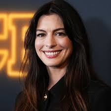 Vanessa Hudgens Wore the Trendiest Liquid Bob to the SAG Awards — See  Photos