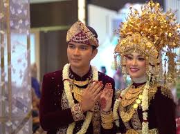 2013 kemasukan setan (as aldi taher). Belum Sebulan Nikah Aldi Taher Minta Poligami Ke Istri