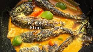 Disantap hangat langsung di dapur mbah marto yang sederhana. Resep Mangut Lele Khas Jogja Resep Mertua Youtube