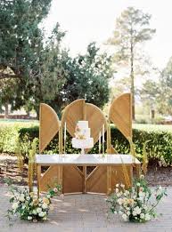 Chatfield farms provides visitors with a colorado setting just minutes from the city The Joy In This Vibrant Spring Wedding Is Like Bottled Sunshine Hey Wedding Lady