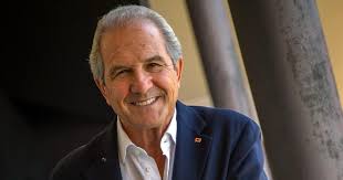 Juan Carlos Barcos: “Visitar tantos países me ha ayudado a pensar que la  vida es apasionante”