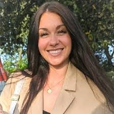 Shana Heise's Instagram, Twitter & Facebook