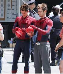 Pin By Ahhhhh On Andrew Garfield Andrew Garfield Leather Jacket Red Leather Jacket