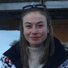 Mimi Cox's Instagram, Twitter & Facebook