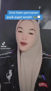 Joget Pakai Helm Full Face