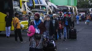 Kini larangan mudik diberlakukan lebih dari sebulan yaitu mulai 22 april hingga 24 mei 2021. Dpr Yang Masih Pro Kontra Terhadap Larangan Mudik