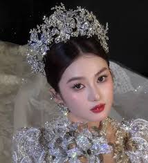 laura crown #hrscrown