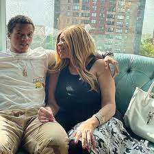 In the williams' house, there's no such thing as closed doors. Wendy Williams Rarely Seen Son Sparks Mass Reaction In New Photo With Famous Mother Hello