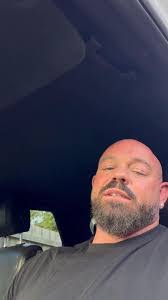 Kris Stephens's Instagram, Twitter & Facebook