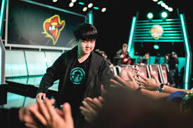 Huni arıyorsan site site dolaşma! League Of Legends Huni Uber Immortals Und Fnatic