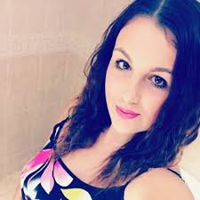 Ashleigh Huggins (@yummymumtum)