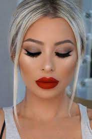 48 Red Lipstick Looks Get Ready For A New Kind Of Magic Schminke Mit Roten Lippen Lidschatten Schminken Lippenstift