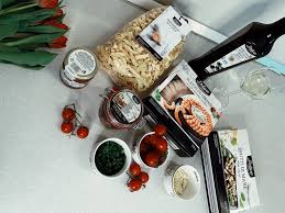 Am decongelat un pachet cu mix de fructe de mare (scoici, creveți, inele. Reteta Deluxe Pentru Paste Tagliatelle Cu Fructe De Mare