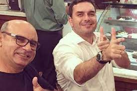 Patas de camelo, mulheres nuas e semi nuas, coisas do tipo. Audios Mostram Que Bolsonaro Teria Se Envolvido No Esquema De Rachadinha