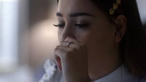Makeup & hair inspo danna paola spotify awards astrid blog este video esta super cool ya que me inspire en el look de danna paola bb en los spotify. Versace Tribute Medusa Hair Clip Worn By Lu Danna Paola In Elite S03e06 Spotern