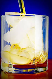 Amaretto And Coke Lovetoknow Sweet Alcoholic Drinks Amaretto Drinks Recipes Amaretto Drinks
