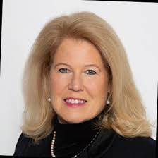 Lisa Schroder's Instagram, Twitter & Facebook