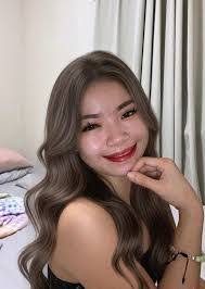 Janet Leahing's Instagram, Twitter & Facebook