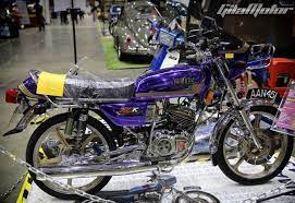 custom yamaha rx135 exhibited in malaysia a pure nostalgia yamaha rx 135 yamaha rx100 yamaha bikes