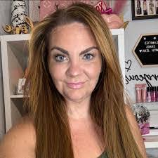 Jennifer Leitz's Instagram, Twitter & Facebook