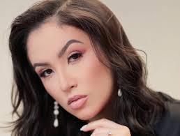 Jessica Merino's Instagram, Twitter & Facebook