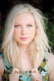 Aimee Horne's Instagram, Twitter & Facebook