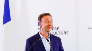 Le décret définissant les commerces autorisés à rester ouverts pendant le confinement décrété dans 16 départements à compter du 20 mars 2021 a été publié. Confinement Une Carte Pour Savoir Quel Magasin Est Ouvert Autour De Chez Vous Femme Actuelle Le Mag