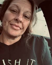 Young women helped pay for groceries