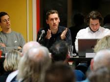 Cora van nieuwenhuizen, de minister van infrastructuur, werd gisteren onwel tijdens de informele heisessie van het kabinet. Minister Van Nieuwenhuizen Fanatiek Feyenoord Fan Ik Wil Weer Blauwe Kuiten Nederlands Voetbal Ad Nl