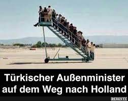 Walibi holland is met openbaar vervoer bereikbaar vanaf station harderwijk met buslijn 247 (walibi express). Turkischer Aussenminister Auf Dem Weg Nach Holland Lustige Bilder Spruche Witze Echt Lustig