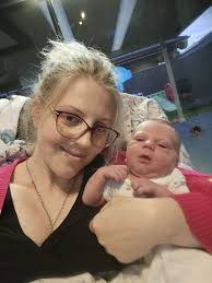 Feathers 'N' Fur Pet Services‎