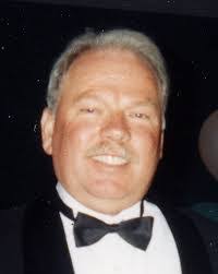 Peggy Hickman's Instagram, Twitter & Facebook