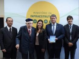 1 de 1 camilo cola — foto: Aos 97 Anos Camilo Cola Fundador Da Viacao Itapemirim Recebe A Medalha Do Merito Maua Do Ministerio Da Infraestrutura Jornal Da Hora Es