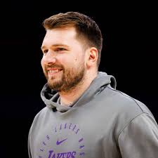 Rob Pelinka learned from Nico Harrison's mistakes before signing Deandre  Ayton