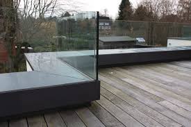 Dachterrasse Mit Absturzsicherung Aus Glas Moderne Terrassen Glasbau Brustung