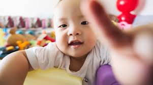 Kitchen sensory bin activities for infants. 10 Amazing Sensory Bins For Babies And Toddlers