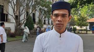 Abdul somad batubara (born may 18, 1977) is an indonesian islamic preacher and scholar from asahan, north sumatra. Preacher Abdul Somad Under Fire For Blasphemous Remarks Against Christian Cross National The Jakarta Post