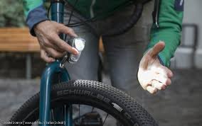 Tipps Zur Richtigen Fahrradbeleuchtung Allgemeiner Deutscher Fahrrad Club Nrw Landesverband Nordrhein Westfalen E V