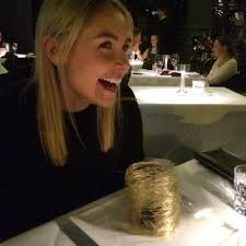 Holly Beer (@buddyholly85)